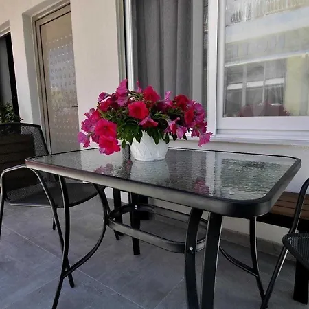 Armyra Πευκοχώρι