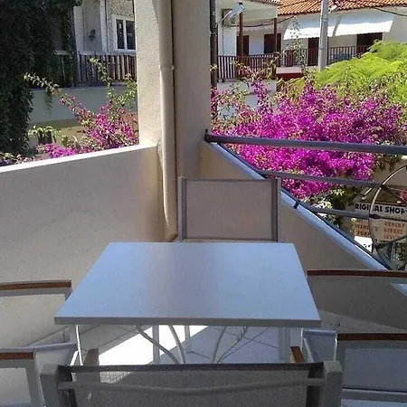 Armyra Πευκοχώρι