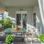 Armyra Apartamento *
