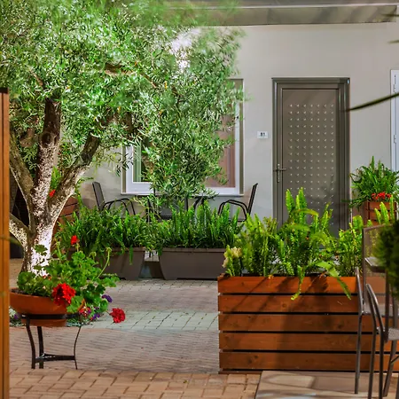 Armyra Appartement *